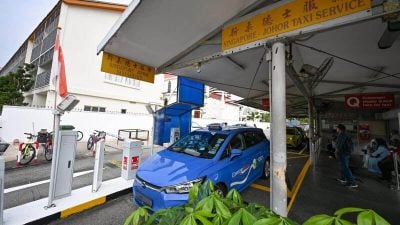 跨境德士可任意下车 受访司机：盼增热门载客点 定价问题也须解决