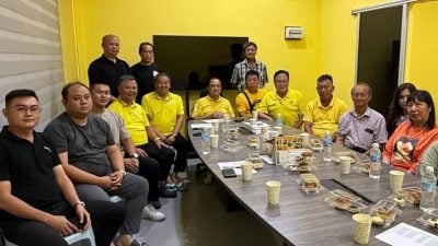 “透过正式管道争取权益”  . 潘隆铭鼓励商家设乡委会