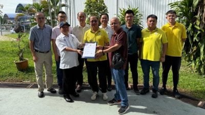 民恩堂建“历史走廊” . 潘隆铭勘查工程现场