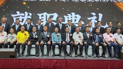 潘隆铭：城市发展中 . 修车业占重要地位