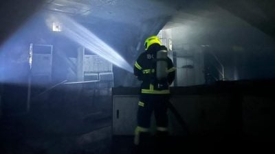 沙玛拉如工厂起火．消拯员及时扑灭