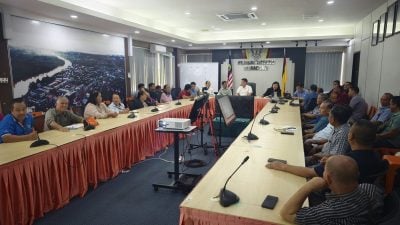 陈冠勋：解决诗巫路水供问题．水管升级工期1年