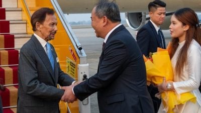 阿都玛丁王子陪同 . 苏丹官访越南2天