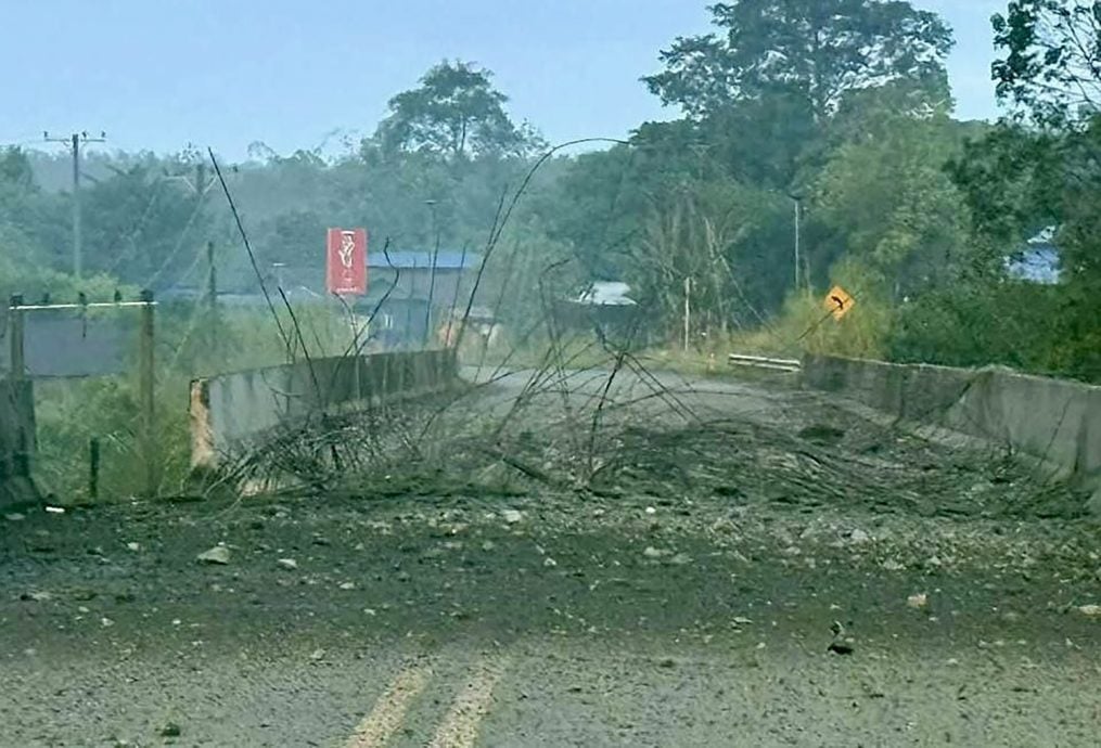 CAMBODIA THAILAND BORDER CONFLICT:Cambodia reports Thai F-16 jets dropped seven bombs on Pursat Province