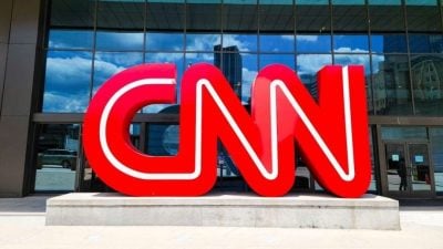 白宫抨击CNN为“胆小鬼新闻网”   特朗普家庭卷入竞标战