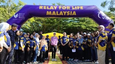 金宝生命接力活动1200人参与   霹苏丹后主持开幕