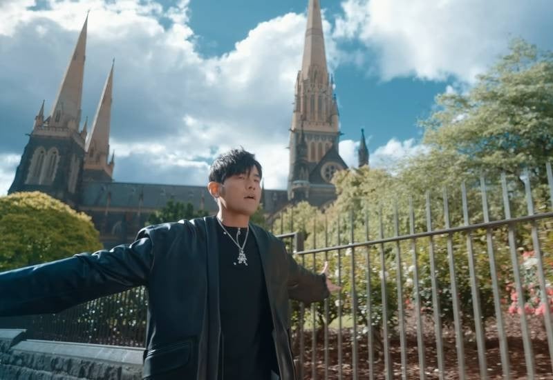 《恒星不忘》MV又走不停 周杰伦妙回网民