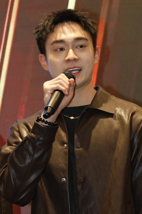 《Sentuhan Wira》主演亮相 拉昔西迪谢勋寁笑赞比本人帅气