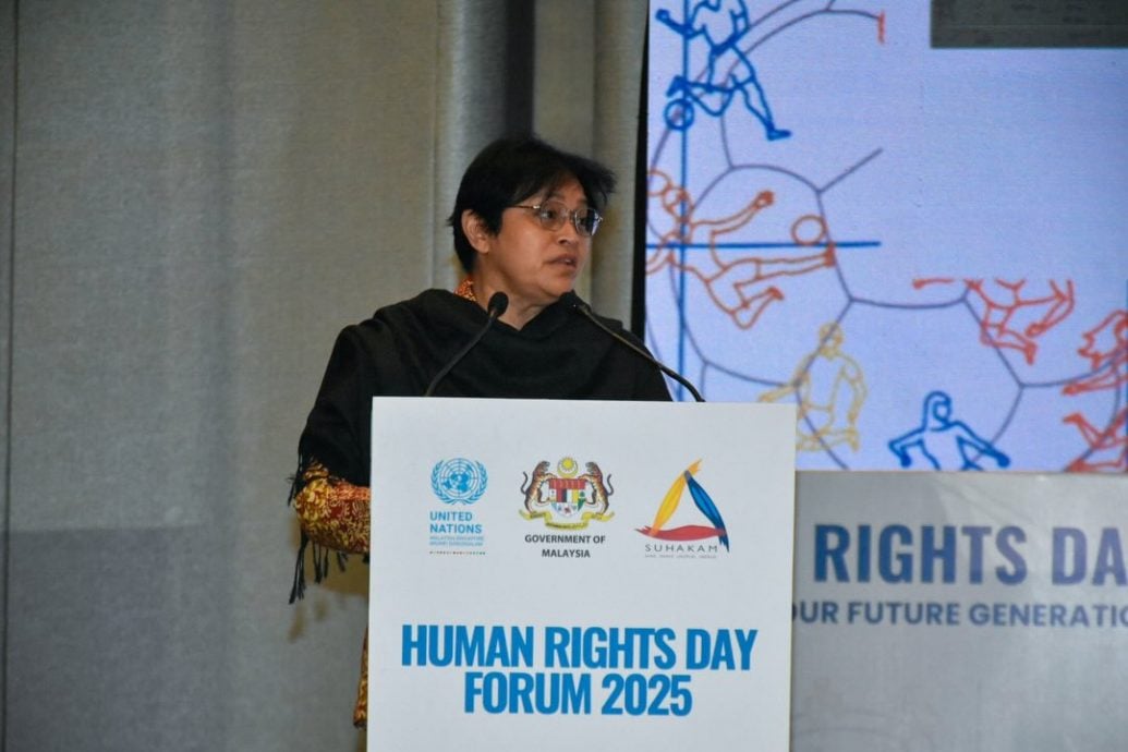 【未上网】国际人权日/阿莎丽娜:保护儿童法律必须发展更快