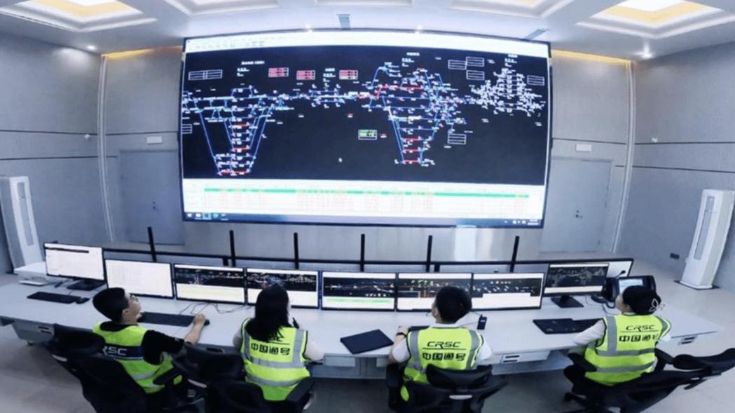 世界首例 中国3.5万吨级列车“串联”成功