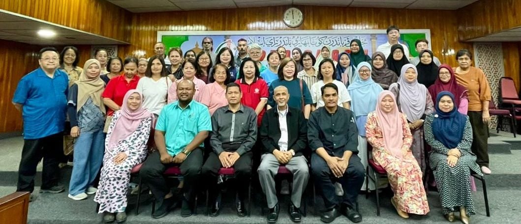 东(已签):丹州政府本月6日办“文化交流之夜”，今年更首办各族传统美食烹饪比赛以及亲子填色比赛。