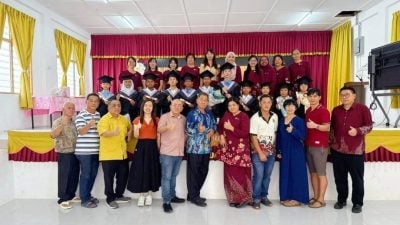 而连宋华小毕业典礼 校园洋溢感恩祝福气息