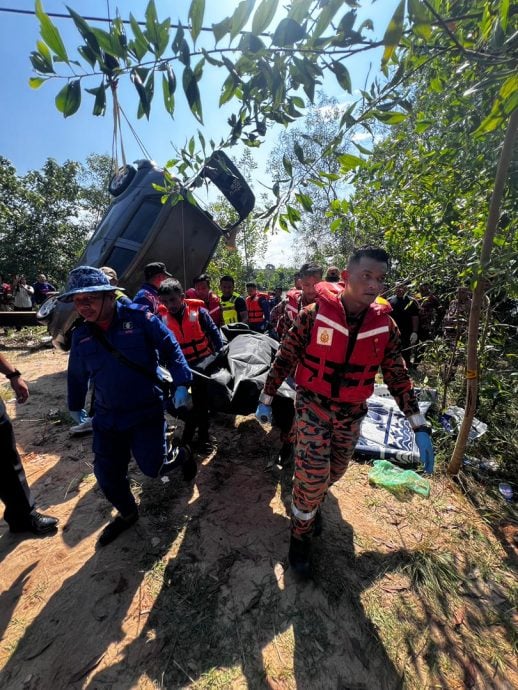 东:（已签发)坠河案，年长夫妇今日被证实不幸双双遇难。