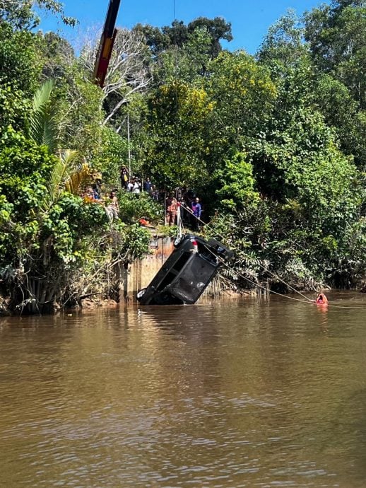 东:（已签发)坠河案，年长夫妇今日被证实不幸双双遇难。