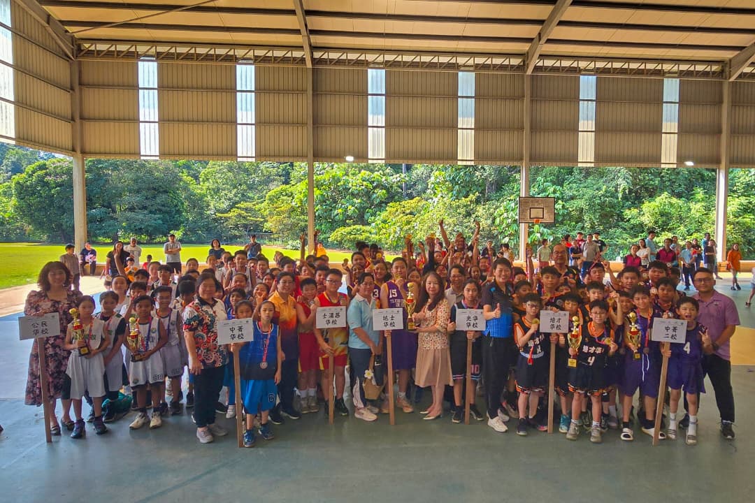 东（已签发）：第15届钢网杯篮球赛，培才男队与达士女队夺冠。