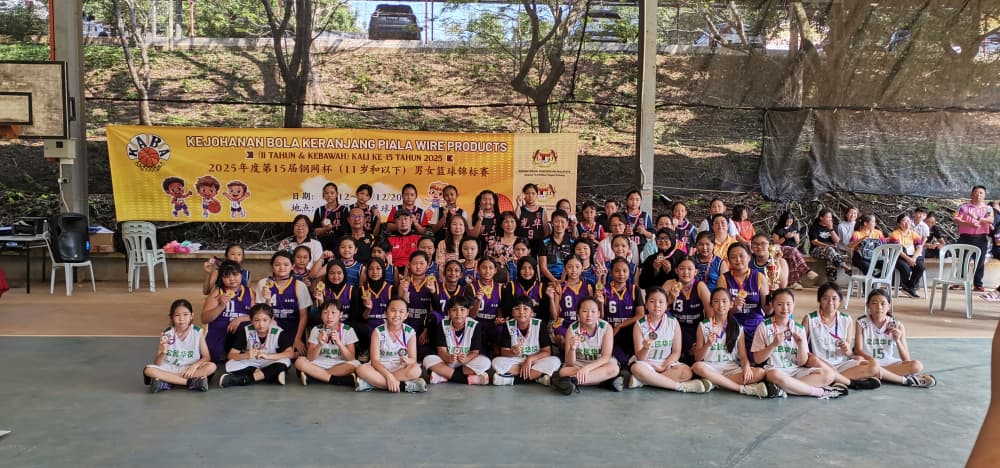 第15届钢网杯篮球赛，培才男队与达士女队夺冠。