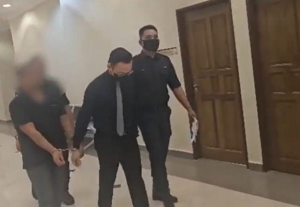 东（已签发）：老师与未成年学生发生性行为被控强奸不认罪