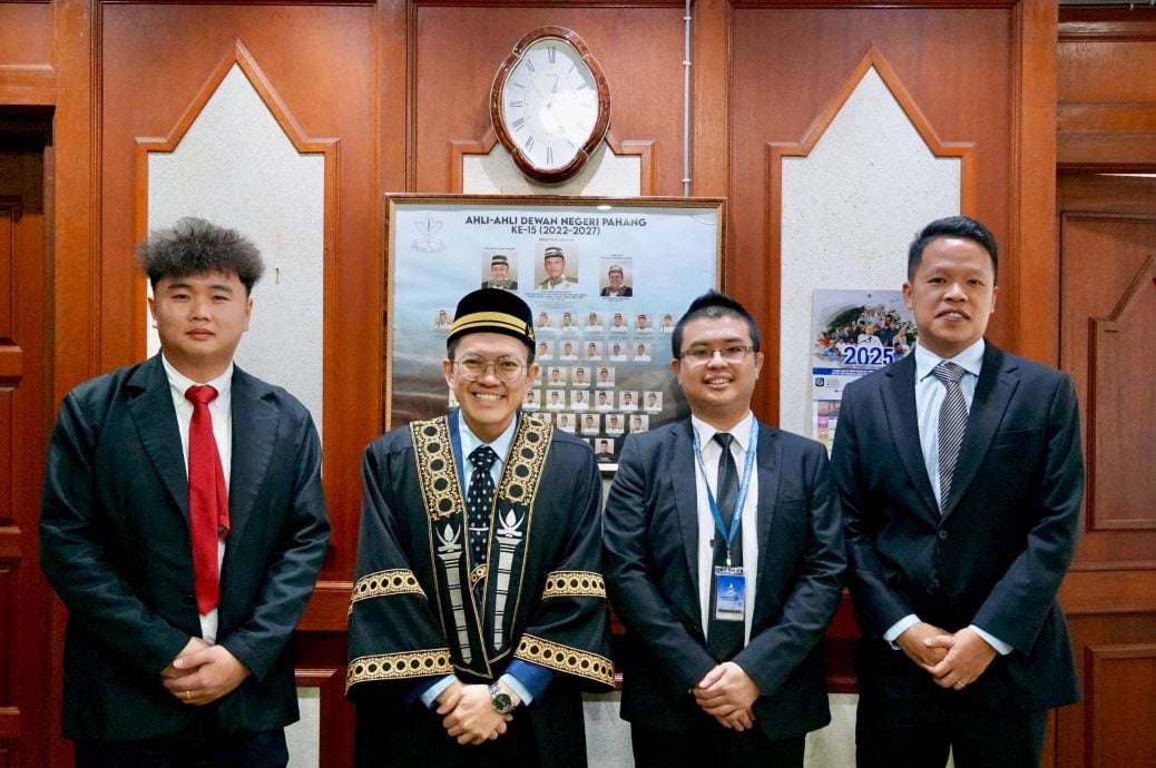 东(已签发):青运走进彭州议会了解政策运作