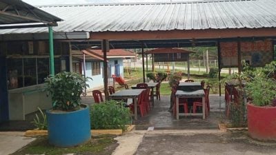 微型华小食堂经营陷困  学生少无业者接手