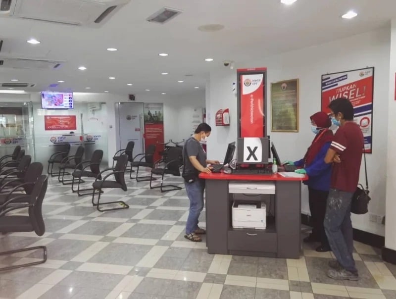 东(未签发):雇主指暂缓“不通报职缺罚款”,仍无助减轻成本压力。