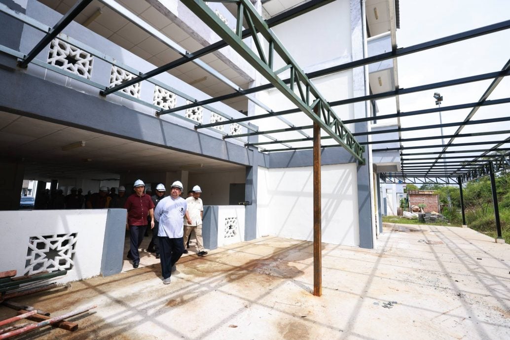 东：位于肯逸湖卡威（Gawi）的关税人员综合大楼将重新启用，成为登嘉楼可兰经学院（KQT）的新校区。