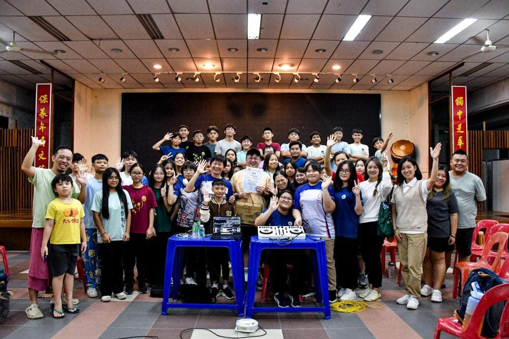 东：吉兰丹中华独中举办“DJ的创意与自我表达”讲座会，邀请大马知名DJ Point张和顺老师到校分享。