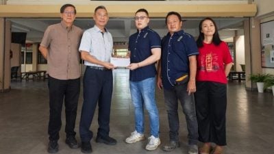 学生意外受伤急需手术费 丹镇兴宫拨2000援助