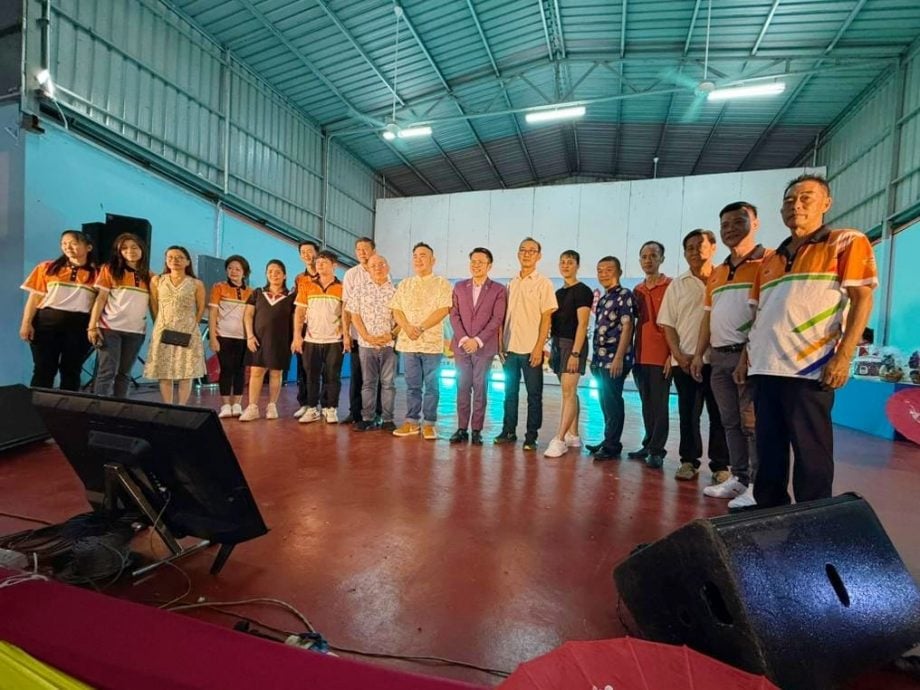 东：已签发：彭亨董联会署理主席吴思亿说，近日统考与承认资格等课题再度成为焦点，他强调教育议题不应被政治化，国家政策必须回到原则。