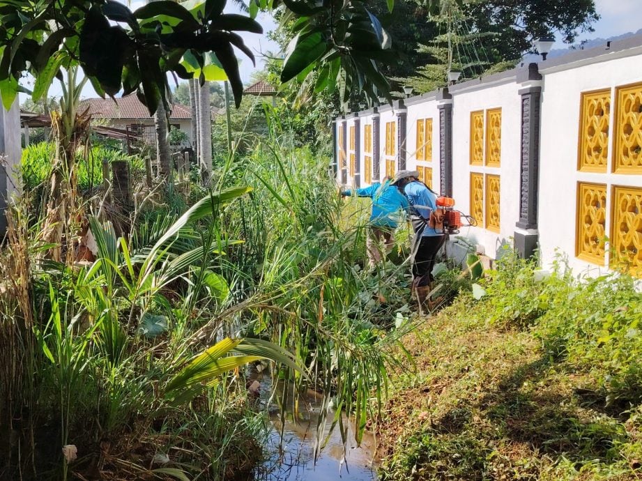 东:已签发:米昔拉州议员拿督安丹苏拉指出,为应对武吉格鲁格发生的闪电水灾问题