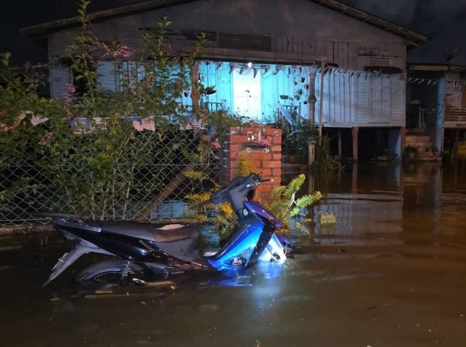 东：已签发：隶属于大马水利灌溉局的国家水灾预测及警报中心对关丹发出水灾预警