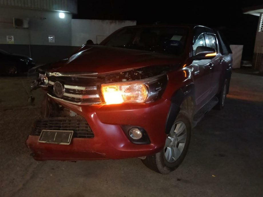 东:瓜拉吉赖县公路发生死亡车祸,一辆四驱车与一辆摩托车相撞,造成21岁摩托车女骑士丧生。