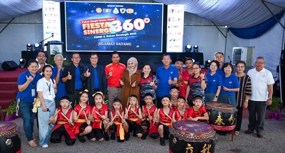 东：登嘉楼皇家警察部队主办，登州华社322行动委员会协办的“Fiesta Sinergi 360°”嘉年华圆满举行