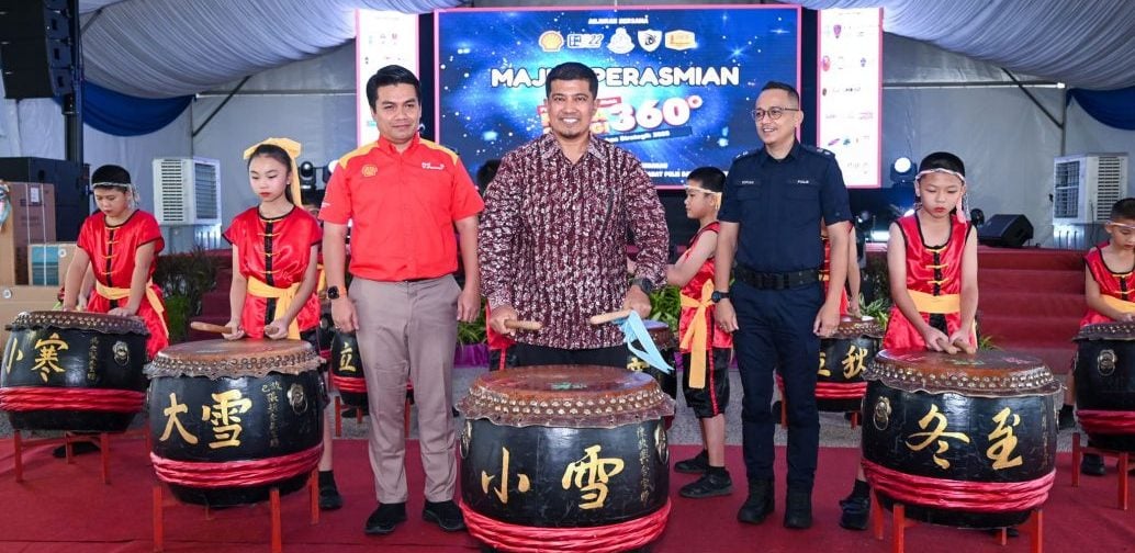 东：登嘉楼皇家警察部队主办，登州华社322行动委员会协办的“Fiesta Sinergi 360°”嘉年华圆满举行