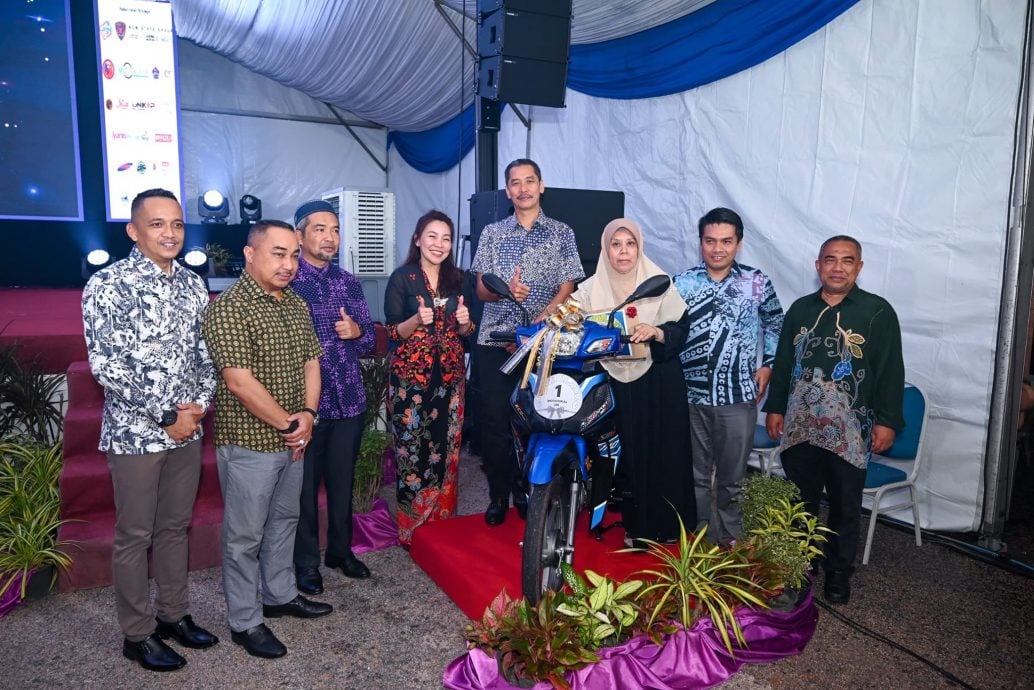 东:登嘉楼皇家警察部队主办,登州华社322行动委员会协办的“Fiesta Sinergi 360°”嘉年华圆满举行