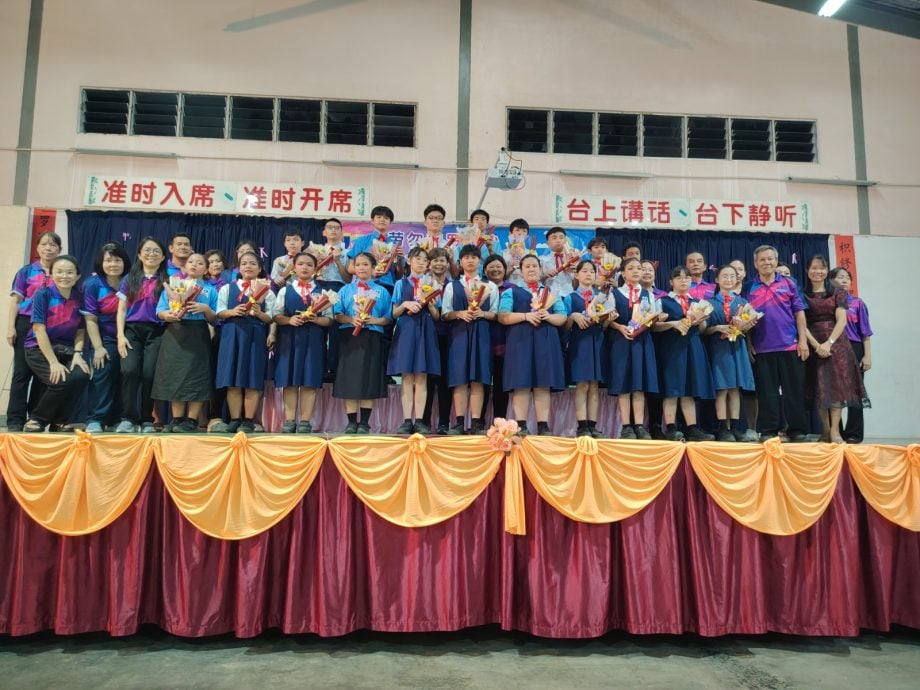 东:积罗华小“2025年毕业典礼暨恳亲晚会”