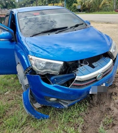 东:警方在丹州日里县逮捕了1名本地男子及5名缅甸籍男子。初步调查发现,该名司机受雇将这5名缅甸移民载往宜力工作,并从每人身上获得200令吉的报酬。