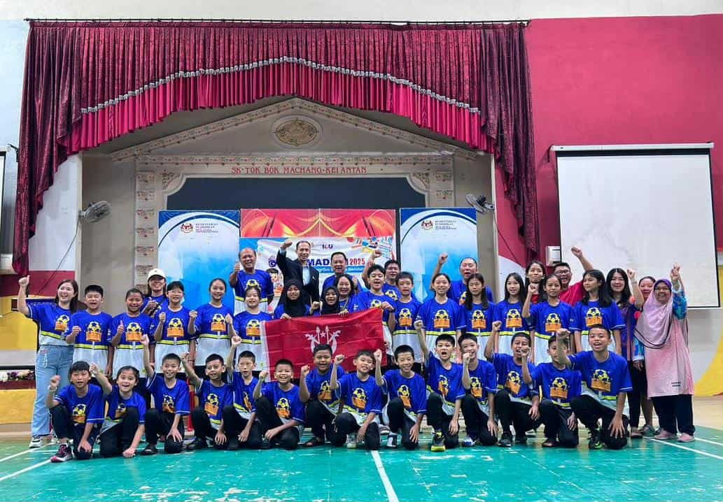 东：马樟凤凰合球俱乐部派出2支球队参加“第4届全国小学合球锦标赛”，这也是继11月初在吉兰丹州青年及体育局综合体育中心举办4人合球赛后，该俱乐部参与的另一项赛事。