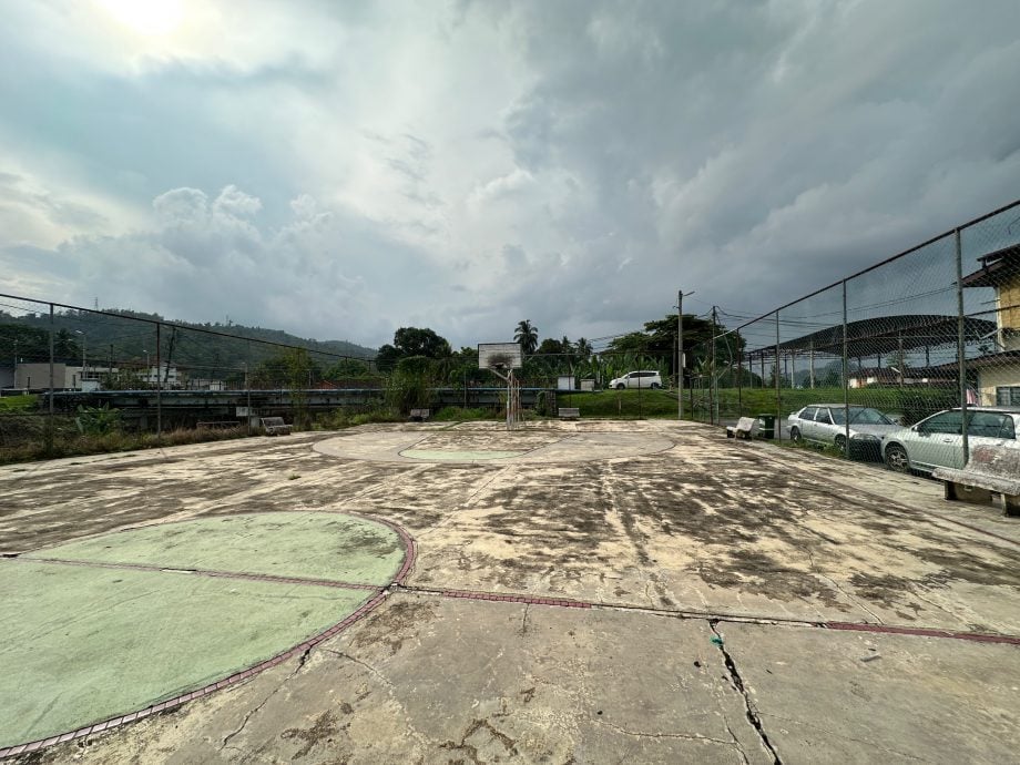 东:(已签发)力巴士新村篮球场获20万拨款全面翻新