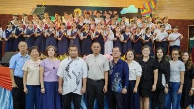 启文上午校恳亲会  50毕业生迈人生新里程碑