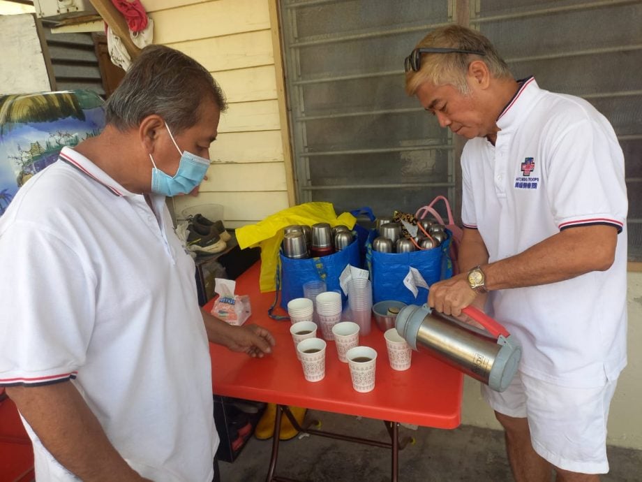 东:(已签发)德义慈善会赞助 由蚂蚁医疗团队派豆蔻凉茶