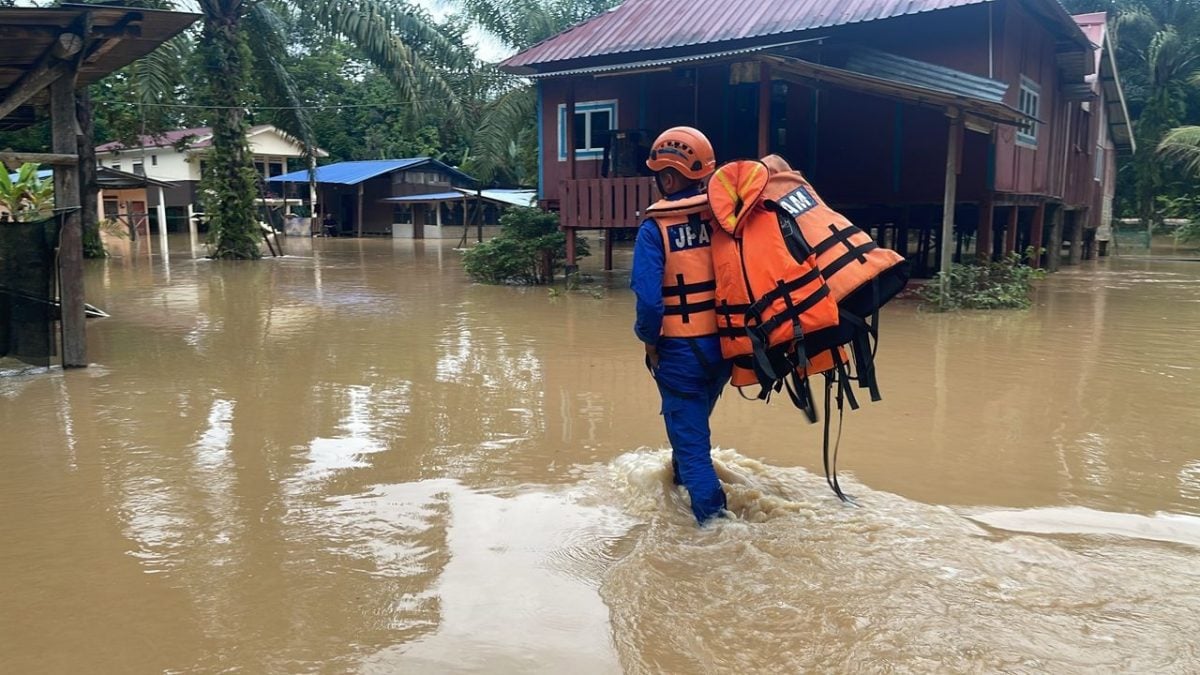 东:(已签发)甘榜乌鲁双溪又水灾,第3次开启疏散中心