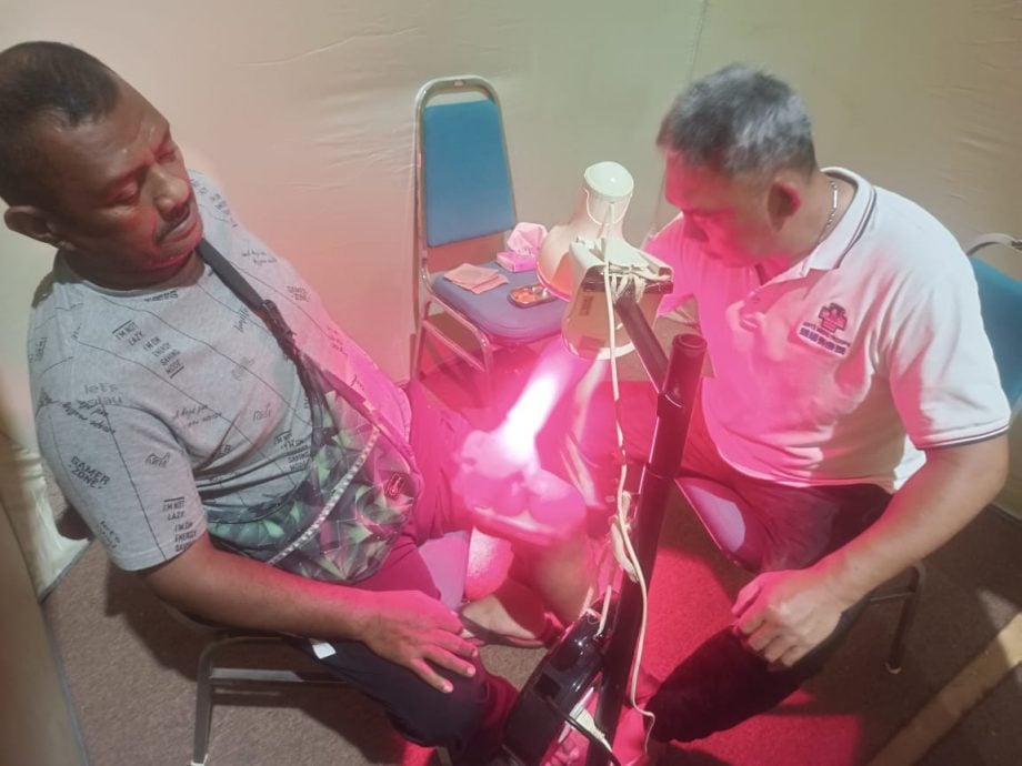 东：（已签发）蚂蚁医疗团北上吉打，为100水灾民及义工义诊推拿