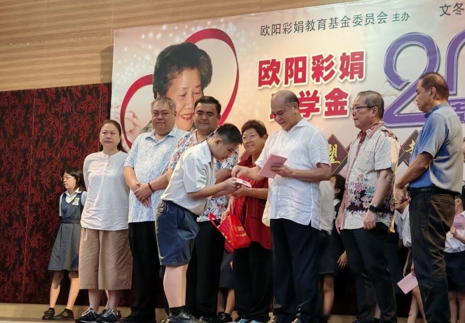 东:(已签发)陈广才被母亲永远不向生活压力低头的精神影响获得