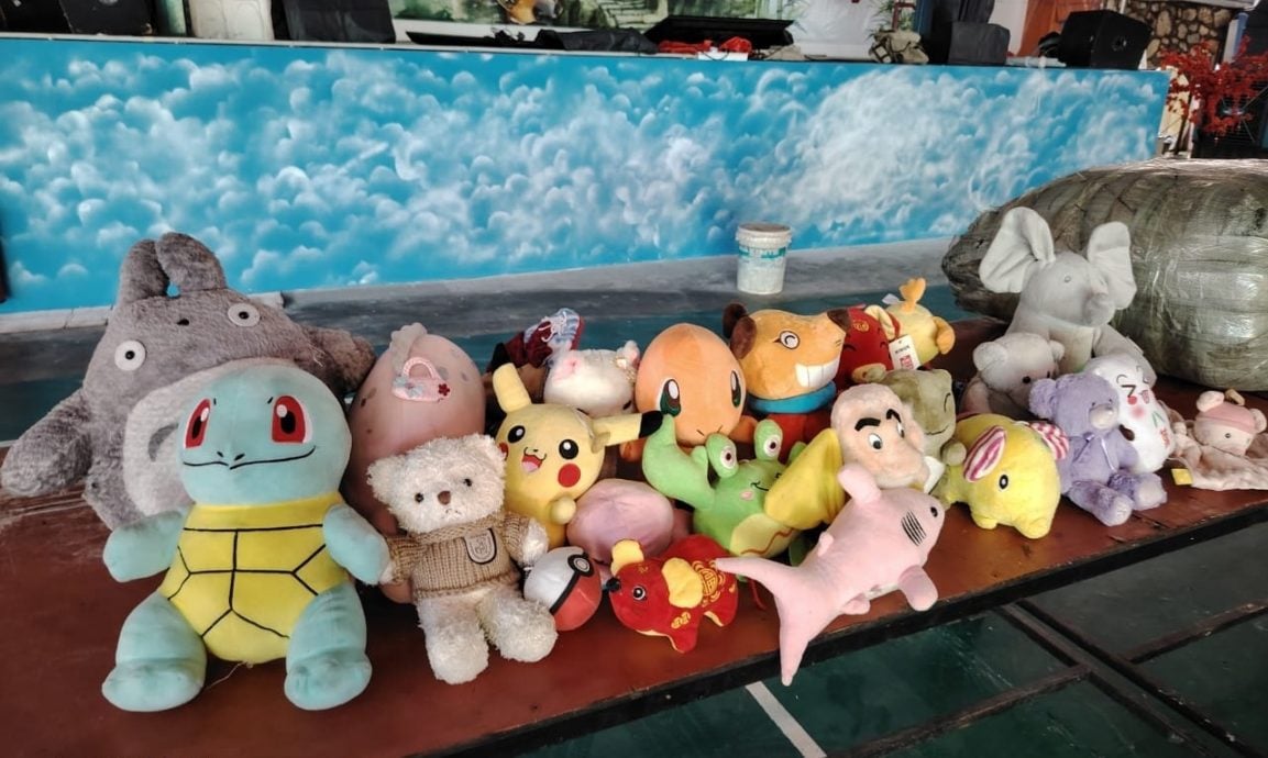 东:(请签发)韩国商家大爱无疆界,赠8000套新旧衣服予大马