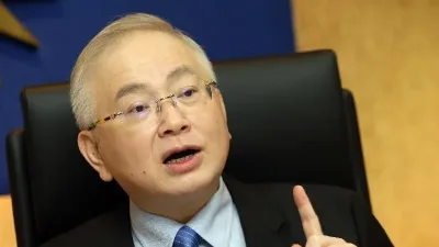 建华校还要注册社团？魏家祥批教育部为难 促安华换掉法丽娜