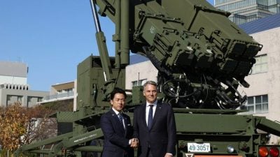 中国战机两度雷达照射日本F-15  日方抗议危险行为