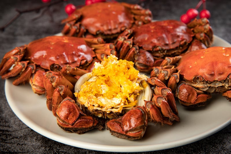 乔任梁父吃8只死大闸蟹 中毒送院病情反复