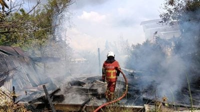 九洞一空屋火灾  无人伤亡