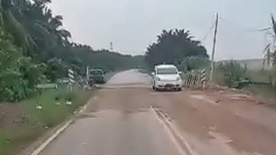 五丰村外主要道路  大路洞已填平 已可通车