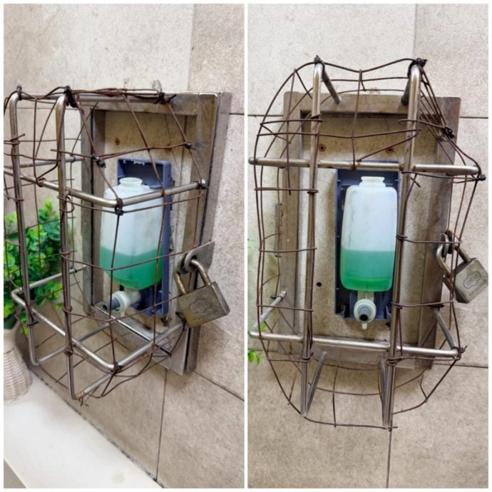 会被偷吗?公厕洗手液器“被关进笼子”爆红掀议